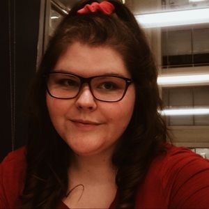 Meet your Posher, Michaela